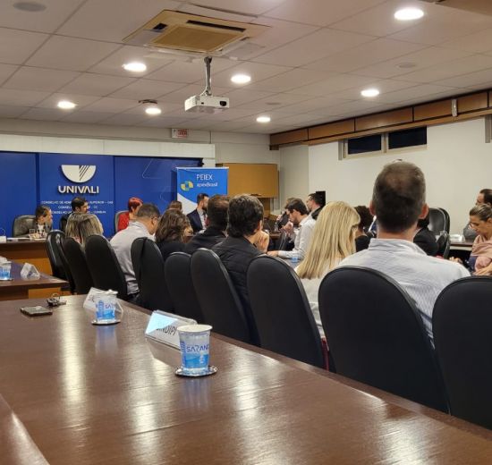 Acibalc participa de reunião do PEIEX