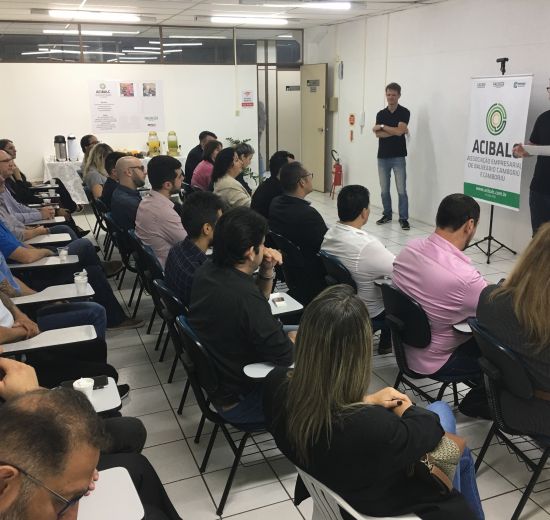 Com café de boas vindas Acibalc recepciona novos associados