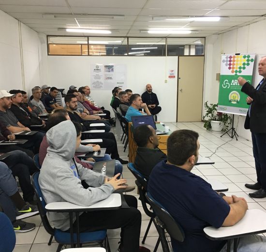 NEA/Arvesc e Acibalc realizam capacitação em Balneário Camboriú 